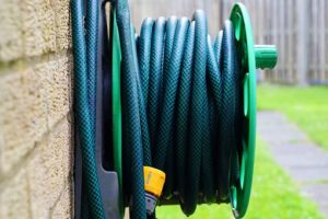 How to store garden hose